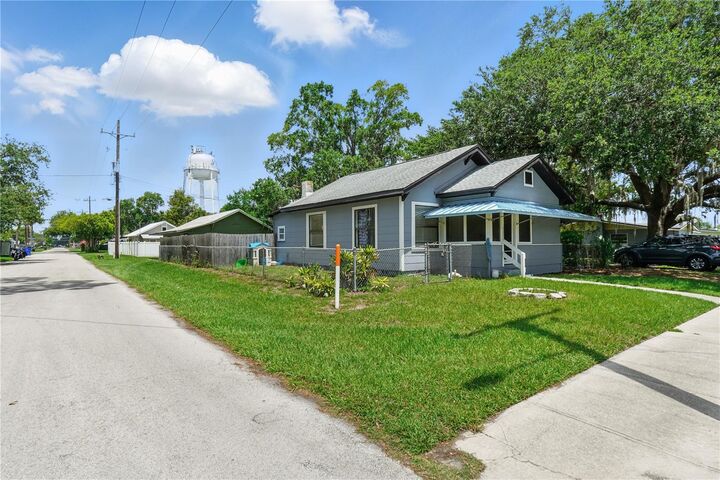 Property Photo:  1322 New York Avenue  FL 34769 