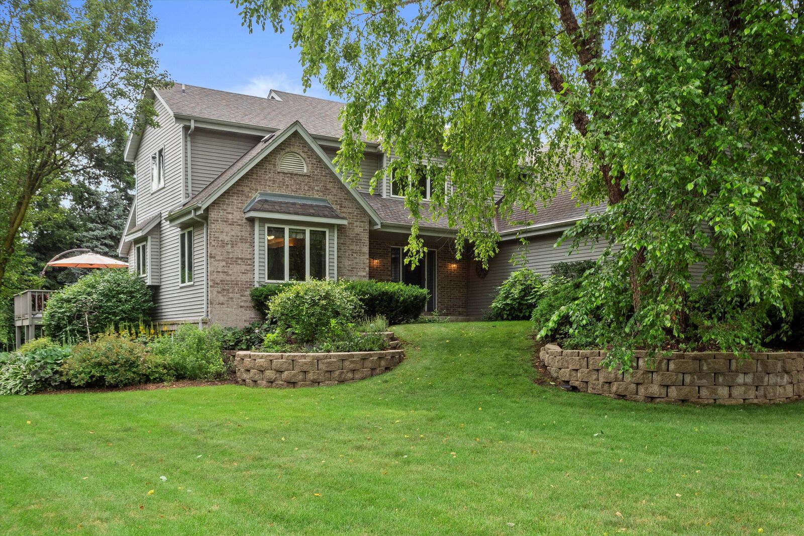 Property Photo: W274n486 Hilltop Dr WI 53188