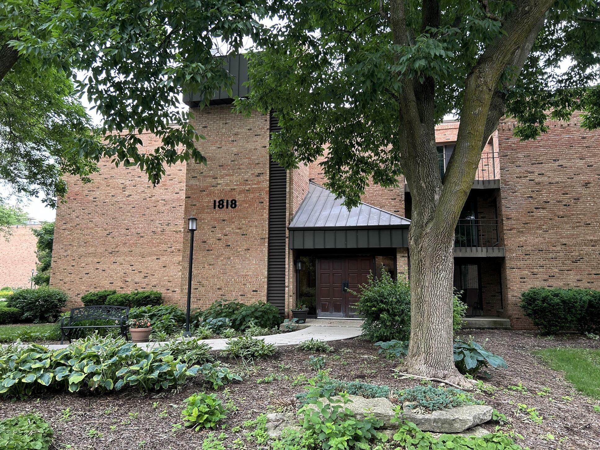 Property Photo: 1818 E Shorewood Blvd 310 WI 53211