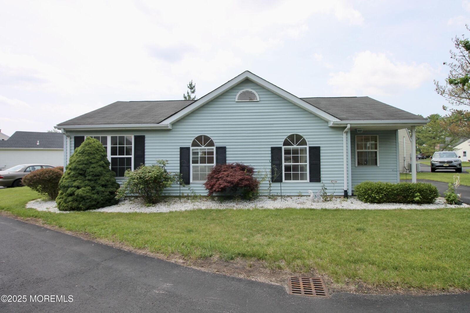 Property Photo:  32 Carnaby Close  NJ 07728 