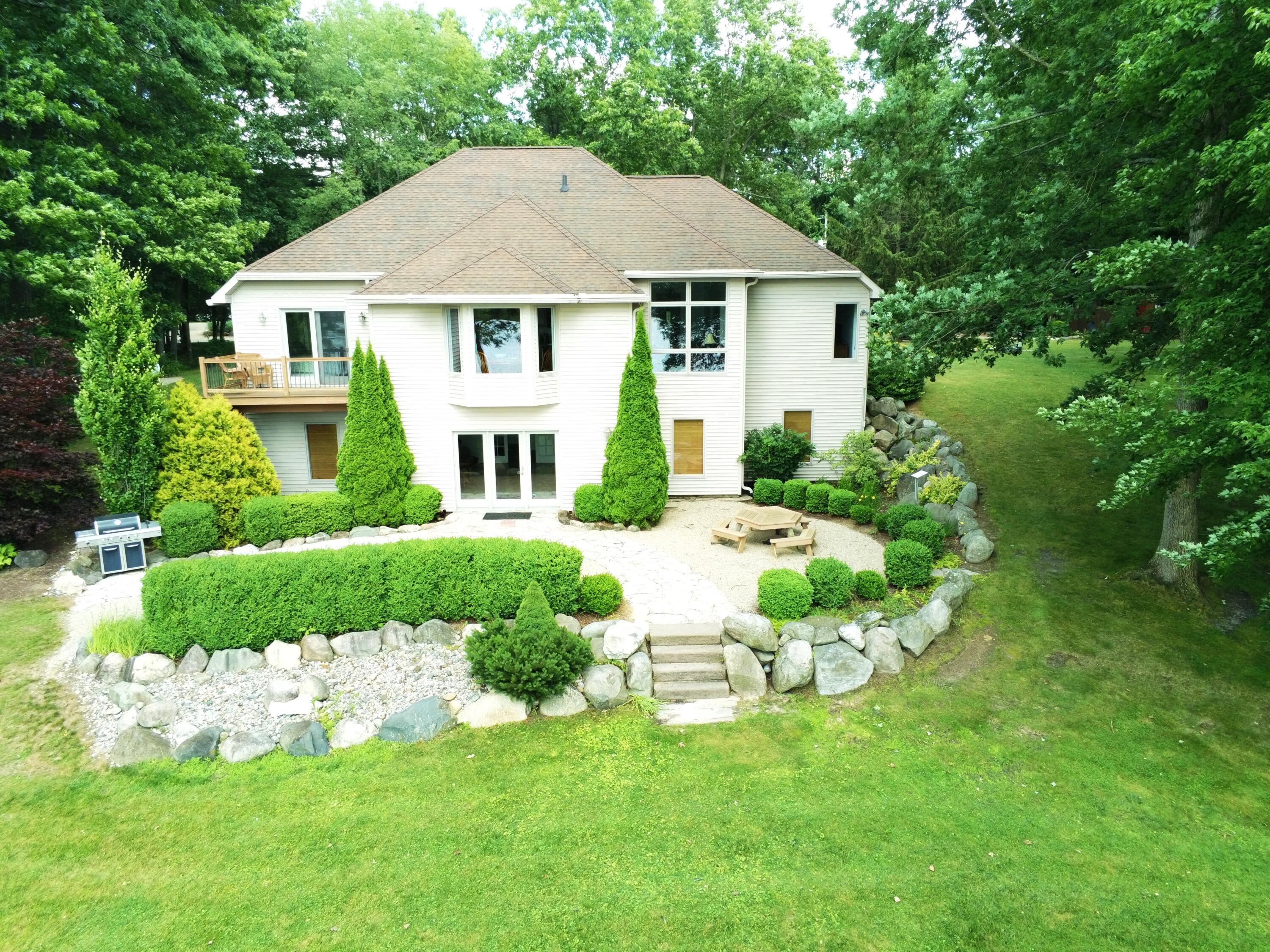 1515 E Litchfield Road  Jonesville MI 49250 photo