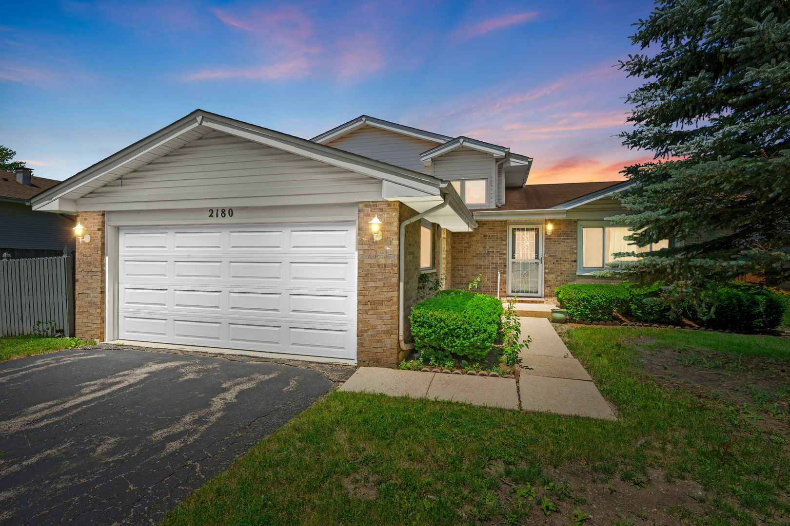 2180 Newport Circle  Hanover Park IL 60133 photo