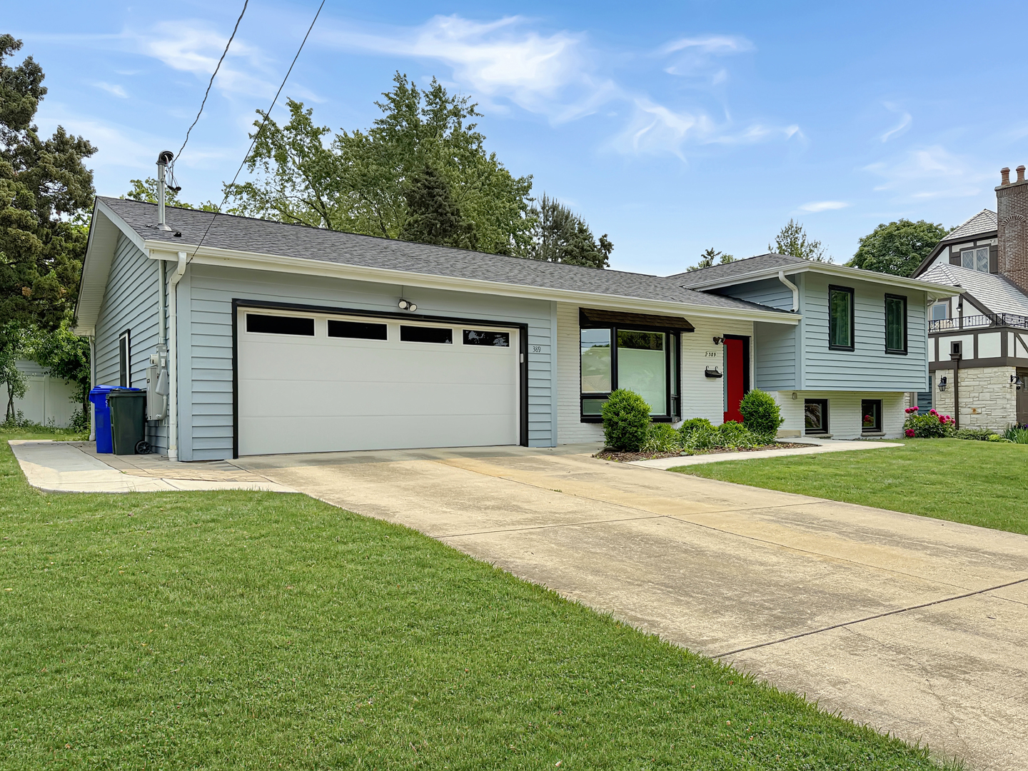Property Photo: 389 Forest Avenue IL 60137