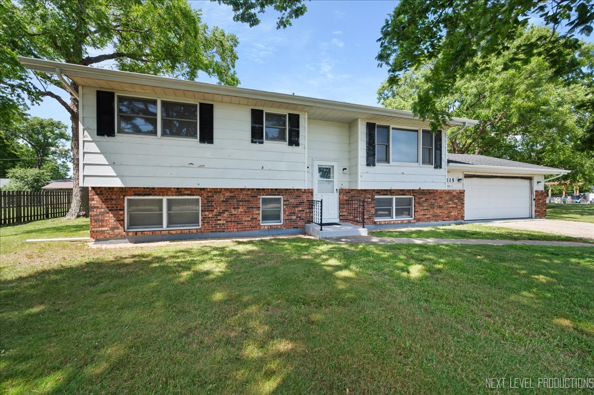 Property Photo: 215 E Parker Street IL 60424