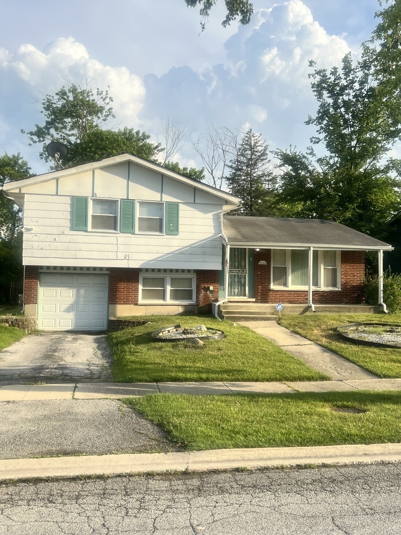 Property Photo: 3325 Laurel Lane IL 60429