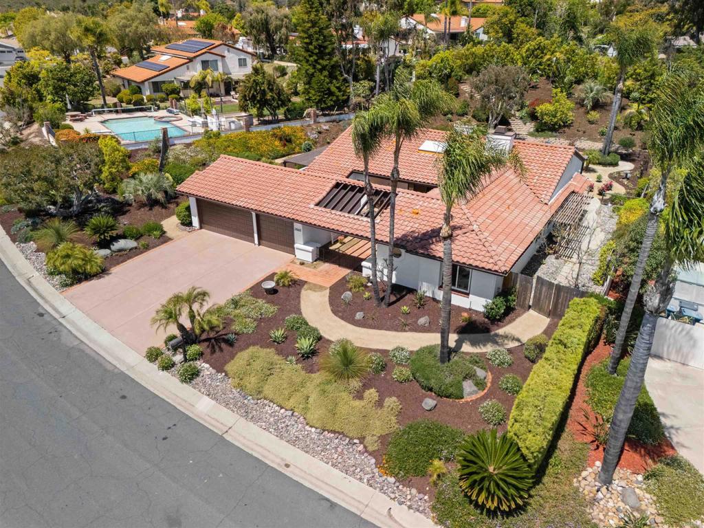 Property Photo:  3565 Avenida Amorosa  CA 92029 