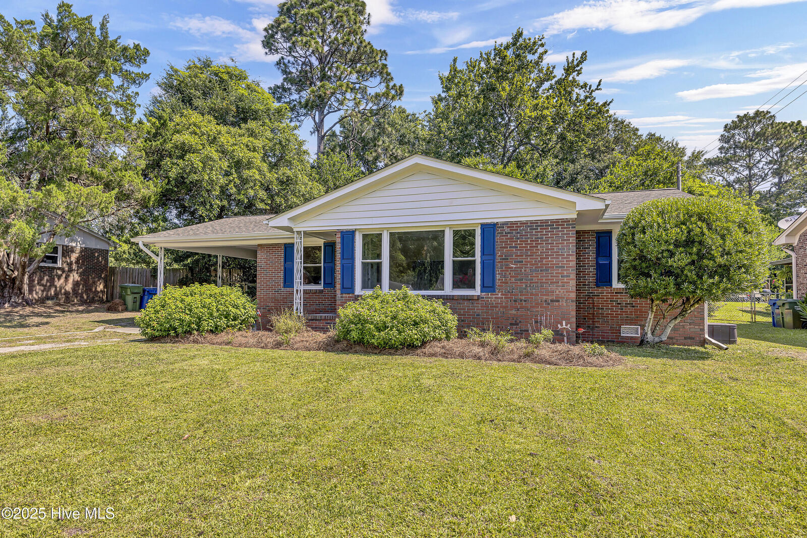 Property Photo: 5425 Ridgewood Heights Drive NC 28403