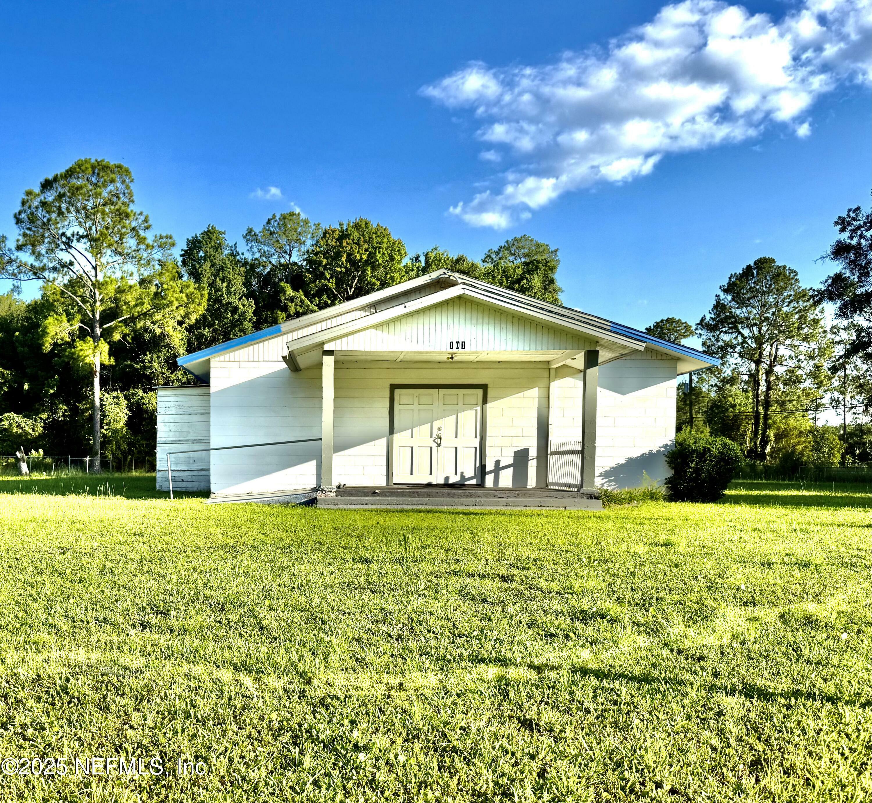Property Photo: 101 Sesame Street FL 32177