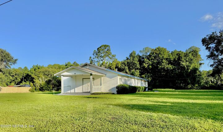 Property Photo: 101 Sesame Street FL 32177