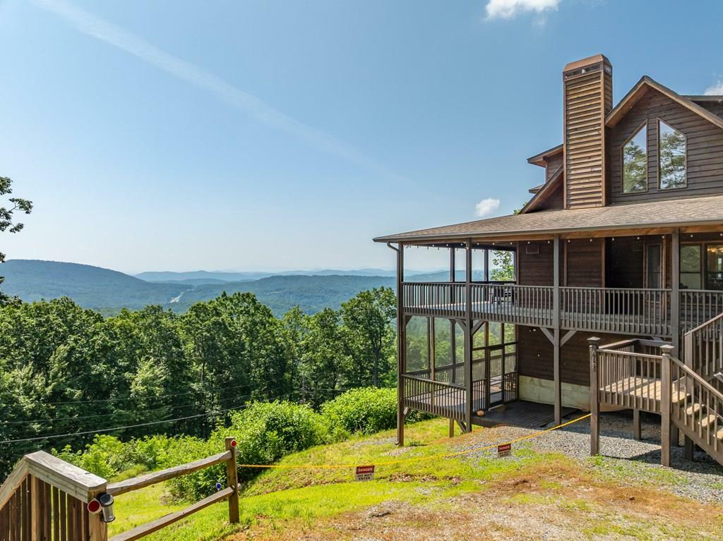 Property Photo: 415 Sahkanaga Drive NC 28096