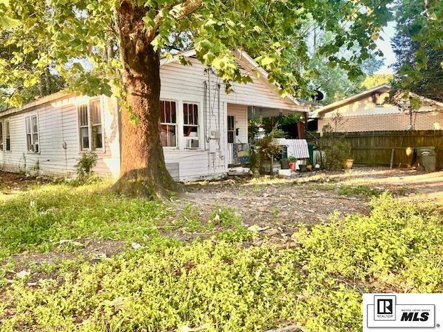 Property Photo: 613 &Amp 615 Montgomery Avenue LA 71292