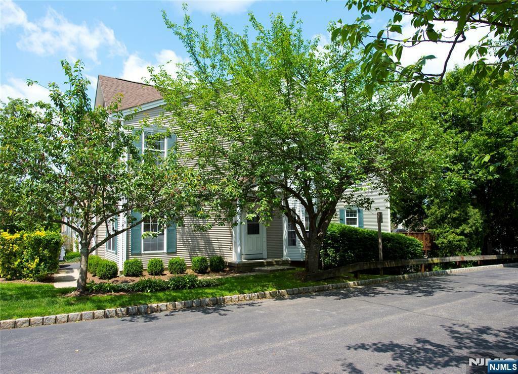 Property Photo: 425 Diablo Court NJ 07430