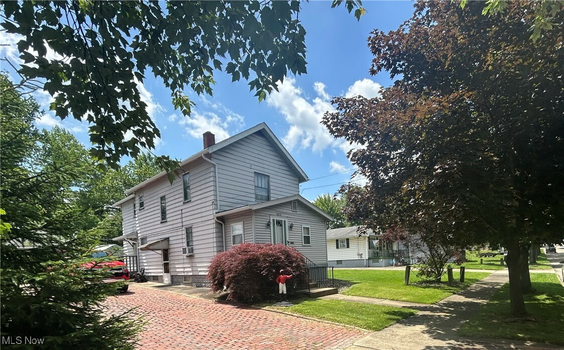2413 Oregon Avenue  Youngstown OH 44509 photo