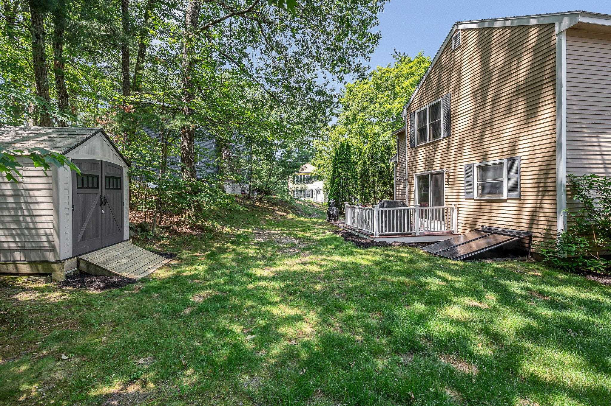 Property Photo: 14 Beaujolais Drive NH 03062