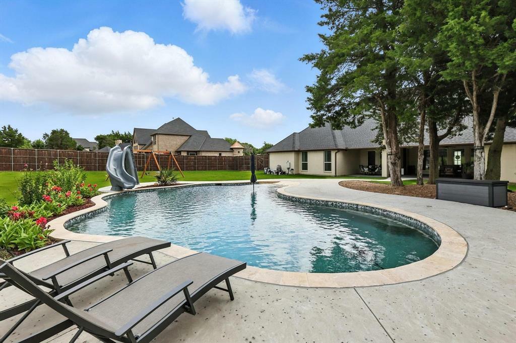 Property Photo: 2941 American Sparrow Drive TX 76065