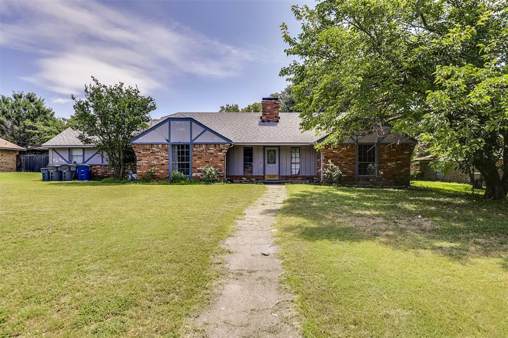 Property Photo: 202 Pecan Creek Street TX 75154