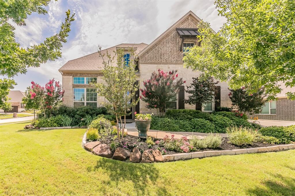 Property Photo:  7925 Forest Lakes Drive  TX 76182