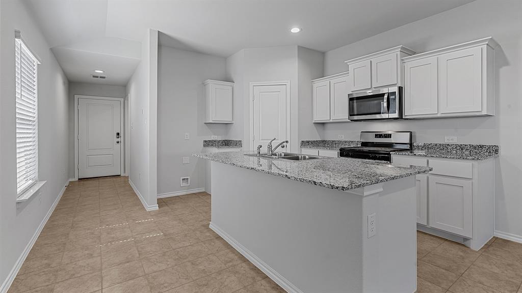 Property Photo: 7613 Windy Arch Lane TX 76249