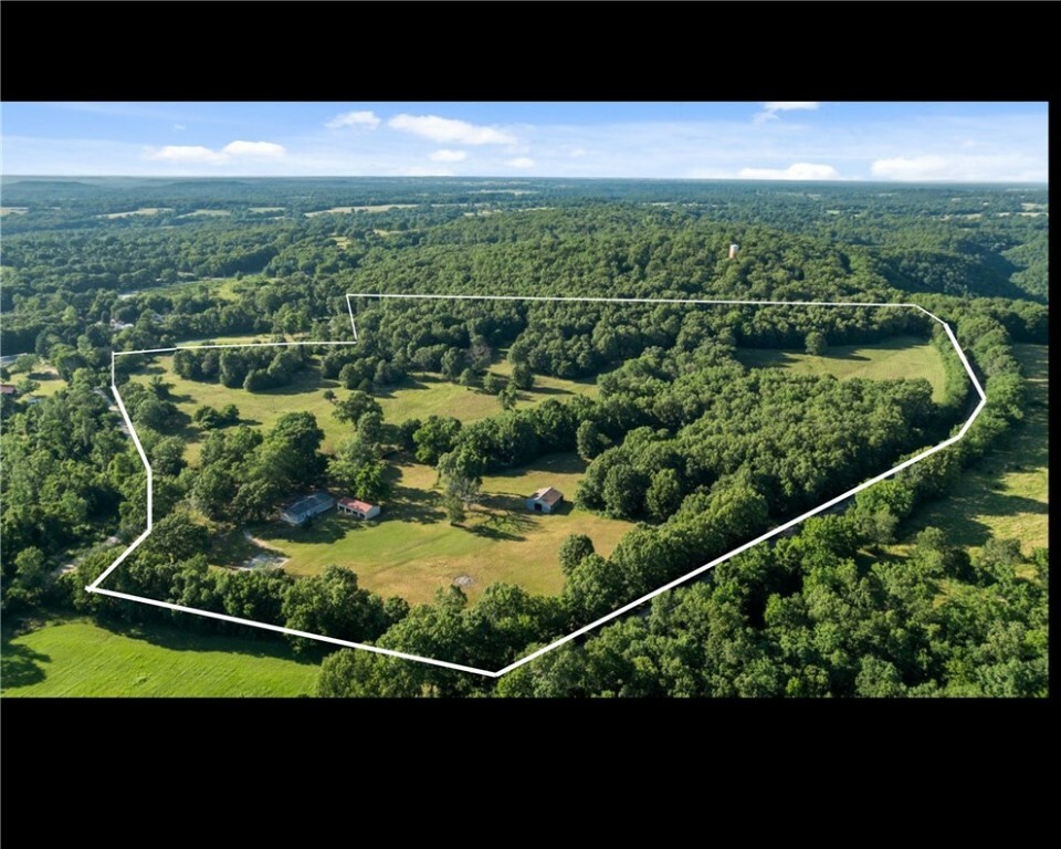 Property Photo: 15624 Roberts Loop AR 72732