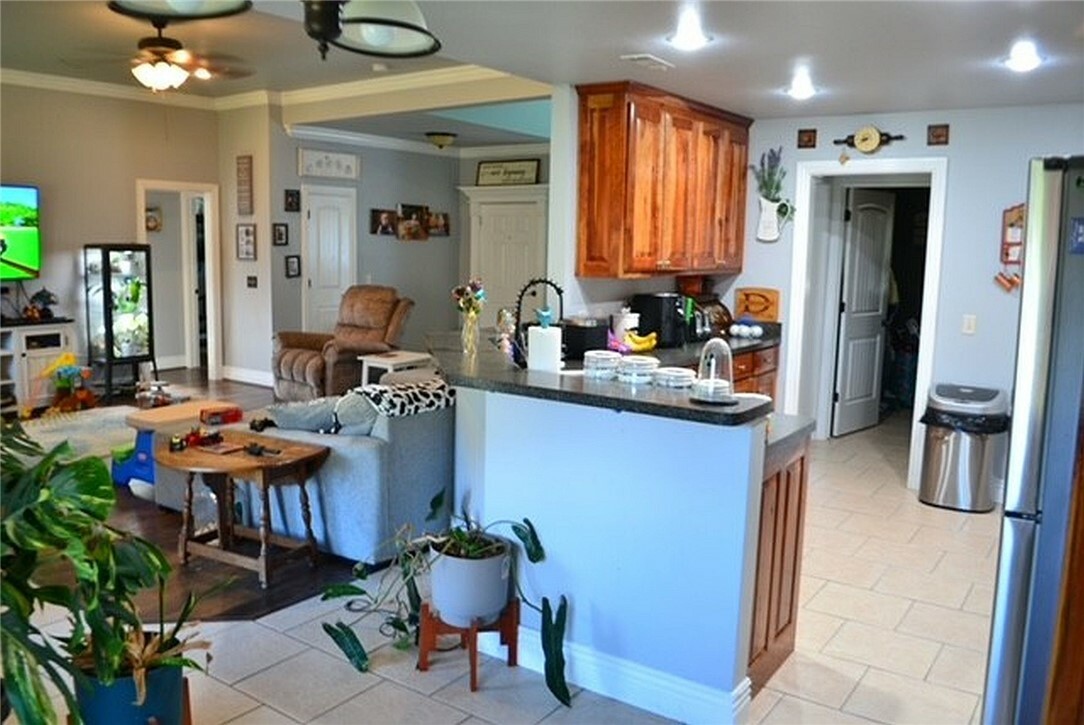 Property Photo:  521 E Oxen Lane  AR 72774 