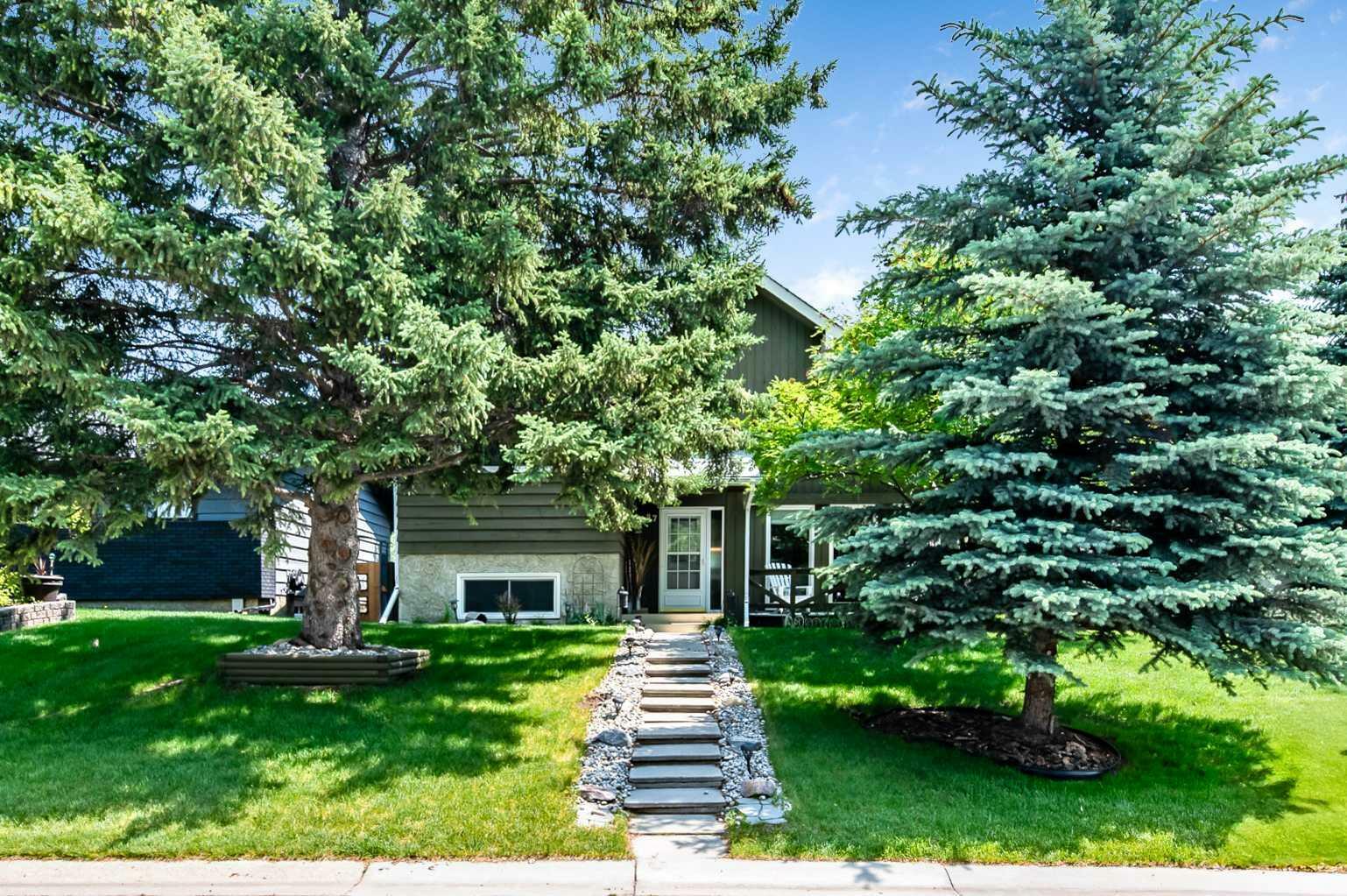 Property Photo: 87 Lock Crescent AB T1S 1E9