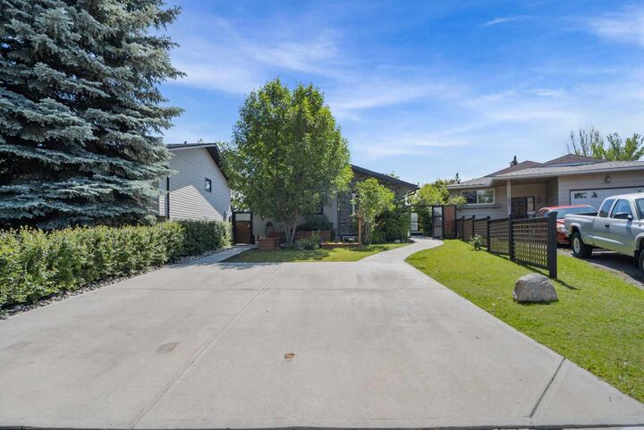 Property Photo: 136 Ranchview Court NW AB T3G 1R5