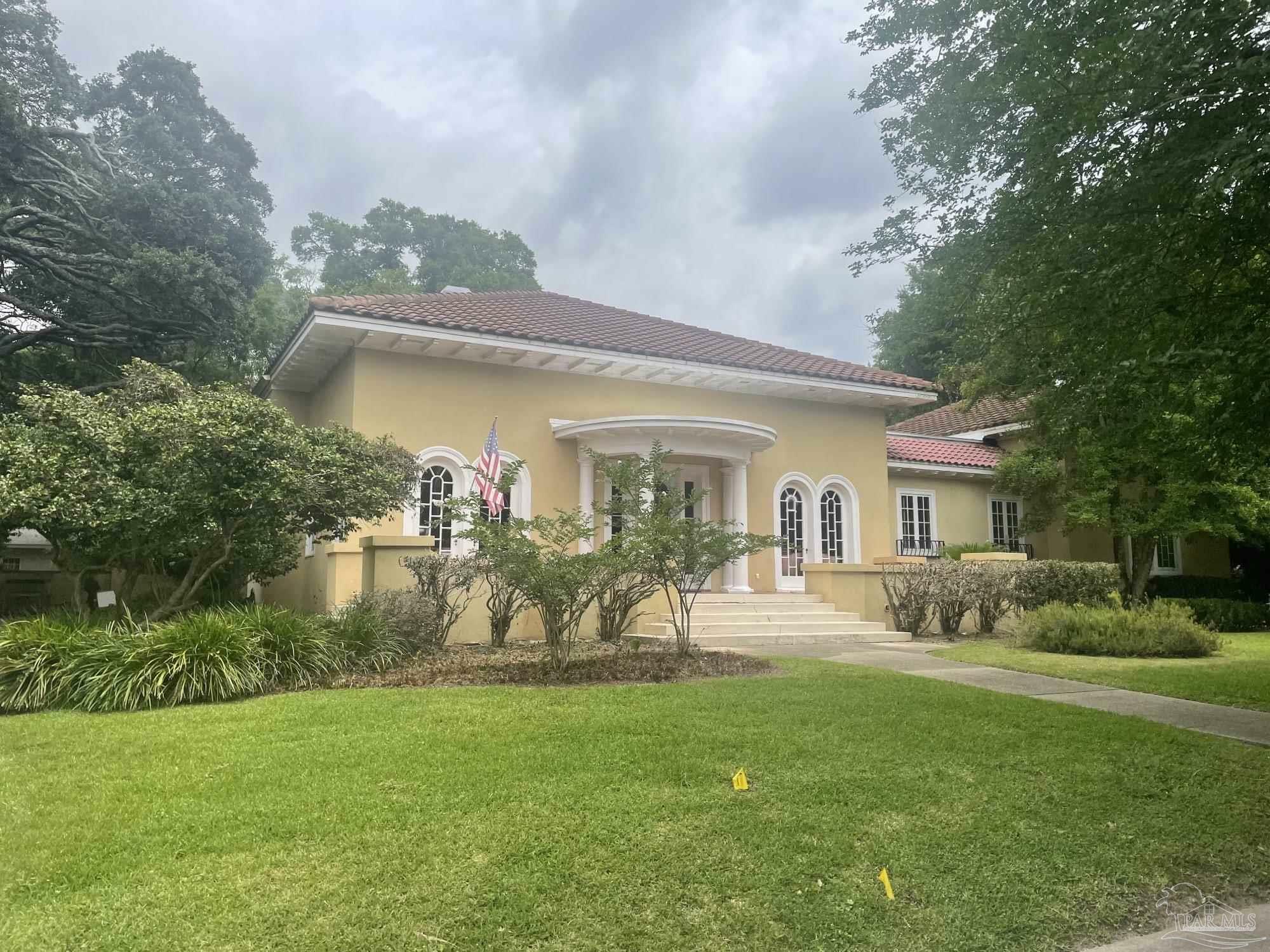 Property Photo:  1904 E Larua St  FL 32501 