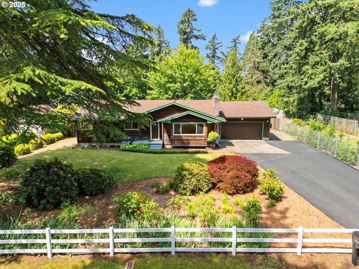 Property Photo: 3123 SE 129th Ave OR 97236