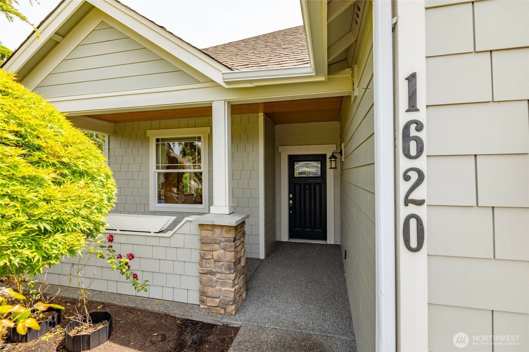 Property Photo: 1620 Grand Avenue WA 98274