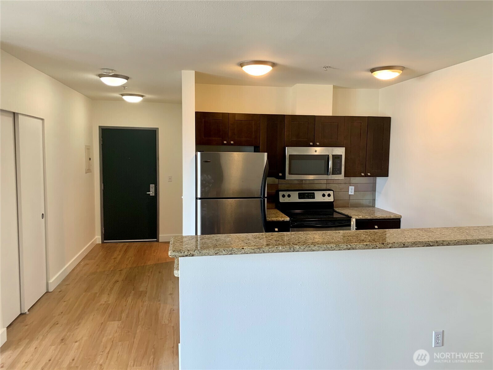 Property Photo: 1610 Belmont Avenue 606 WA 98122