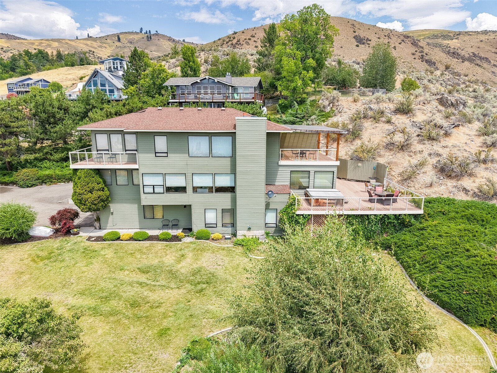 Property Photo:  217  Pinnacle Place  WA 98816 