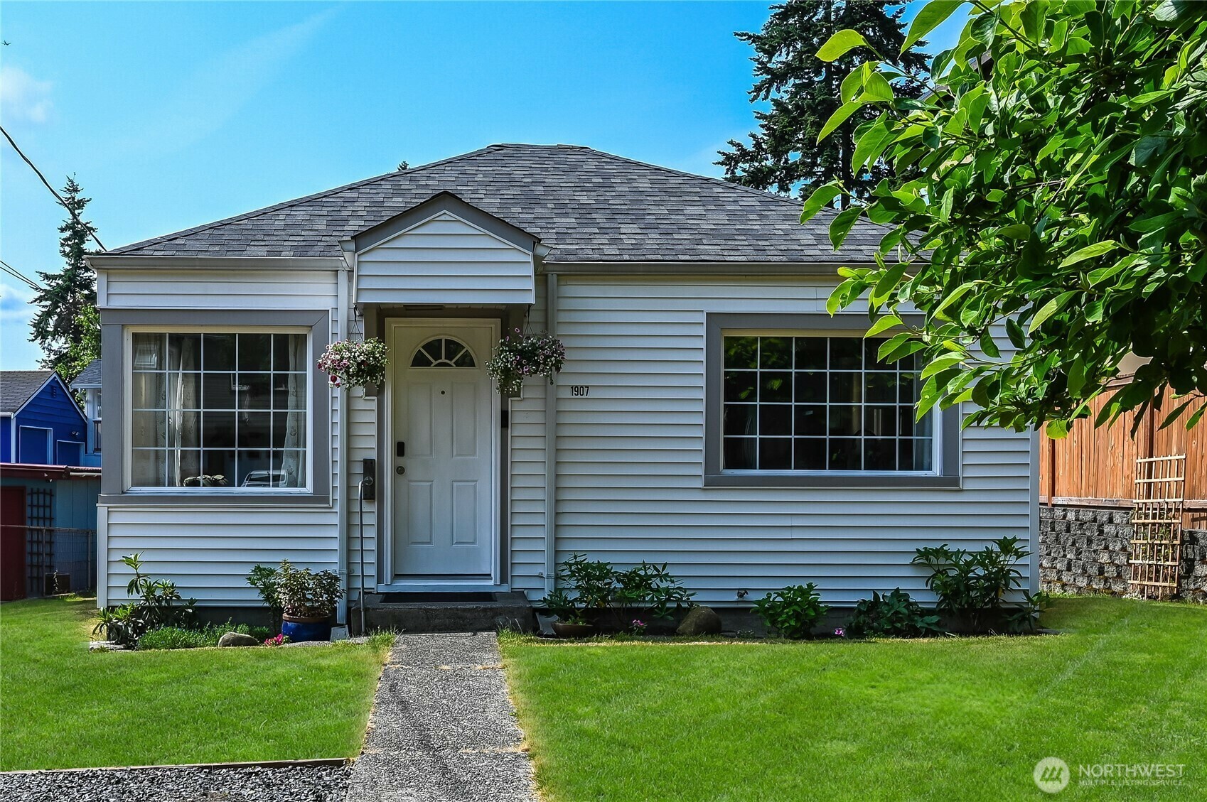 Property Photo: 1907 N 137th Street WA 98133