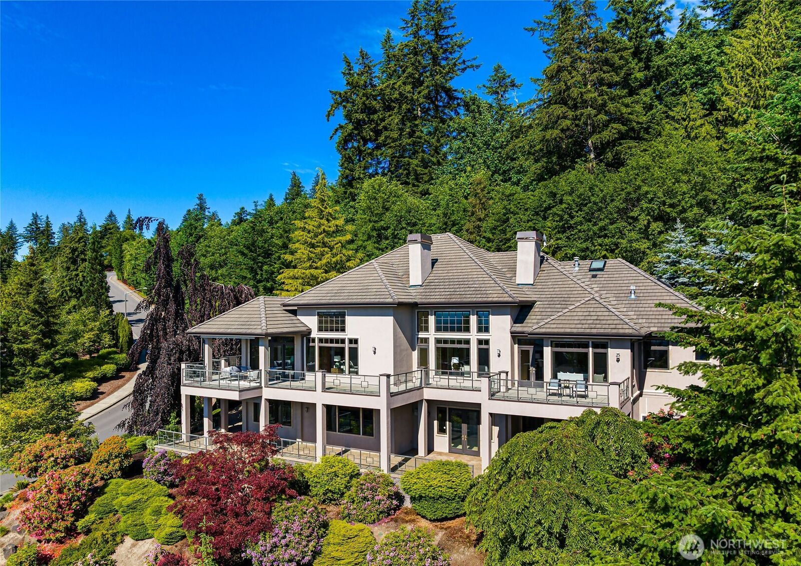 Property Photo:  6560  169th Place SE  WA 98006 