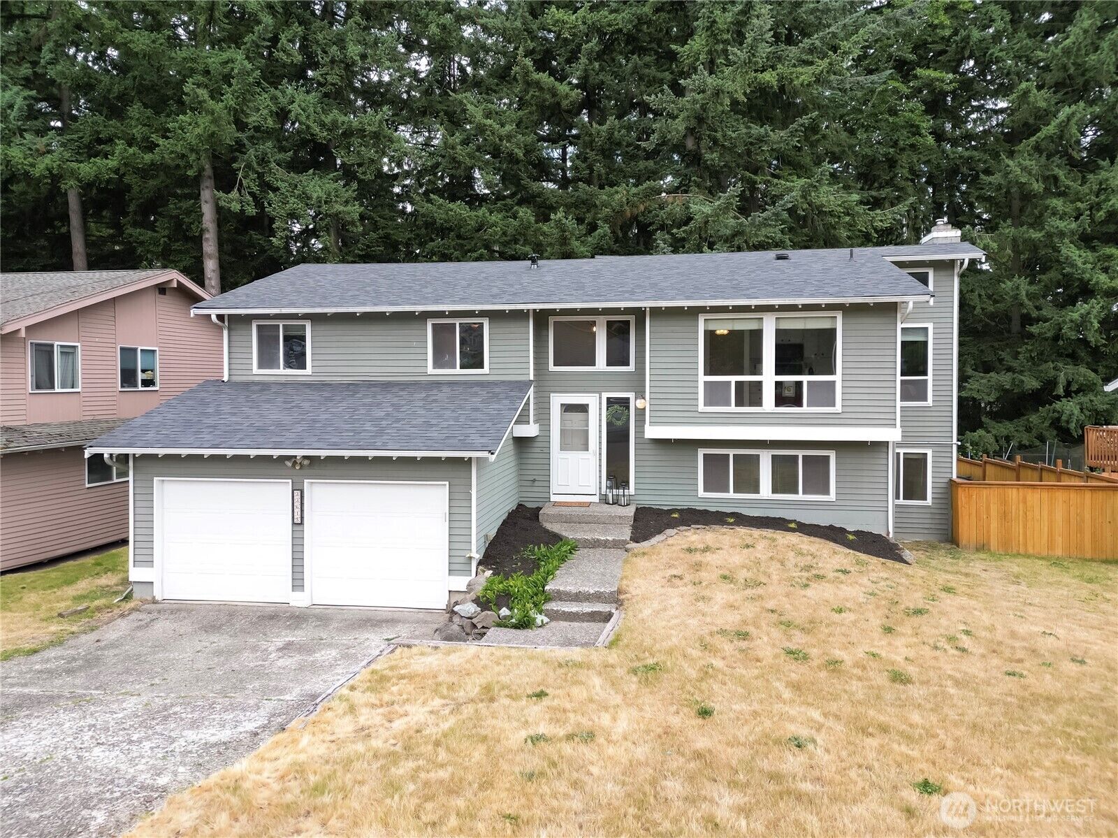 Property Photo: 33615 30th Avenue SW WA 98023