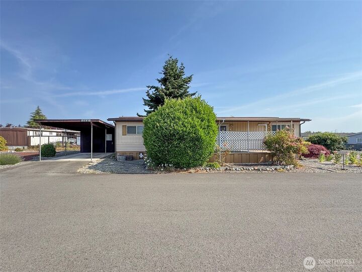 Property Photo: 610 W Spruce Street 116 WA 98382