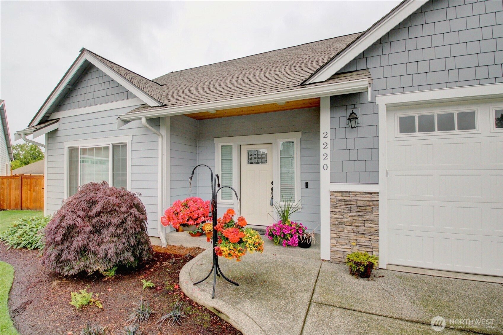 Property Photo: 2220 33rd Court WA 98273