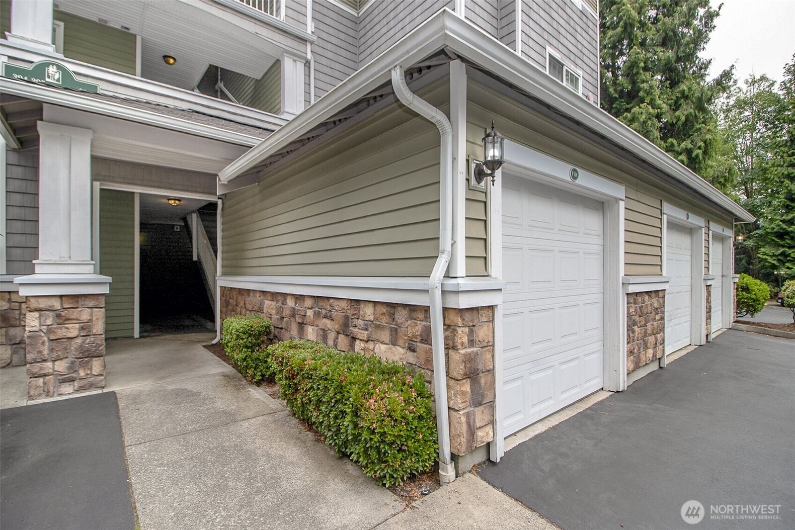 Home for sale in Everett: 12712 Admiralty Way F106, Everett, WA 98204