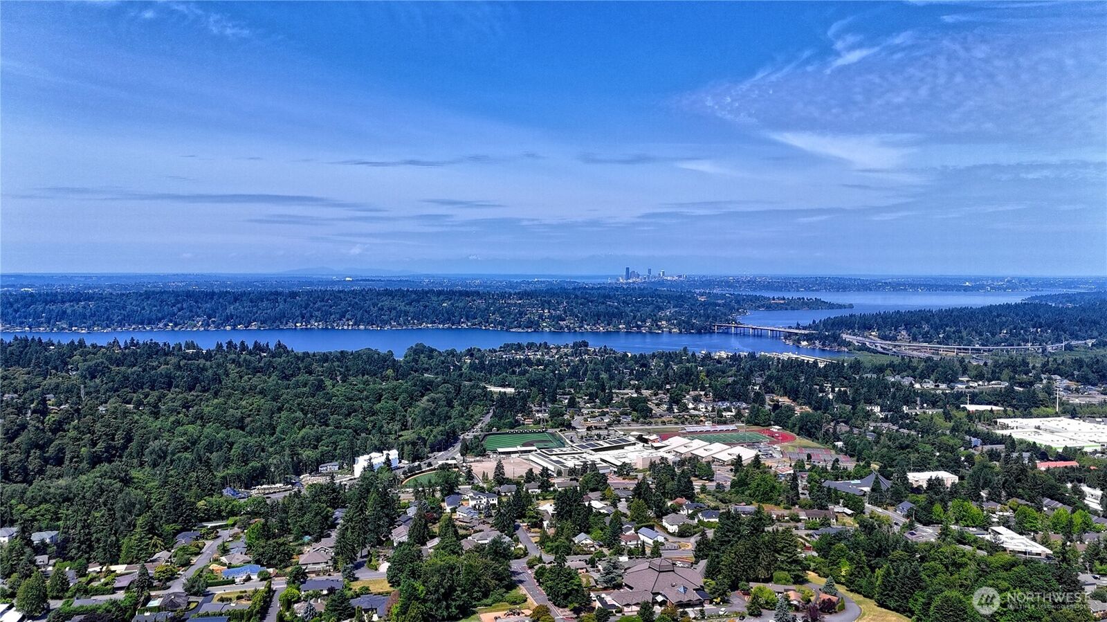 Property Photo:  4510  Somerset Drive SE  WA 98006 