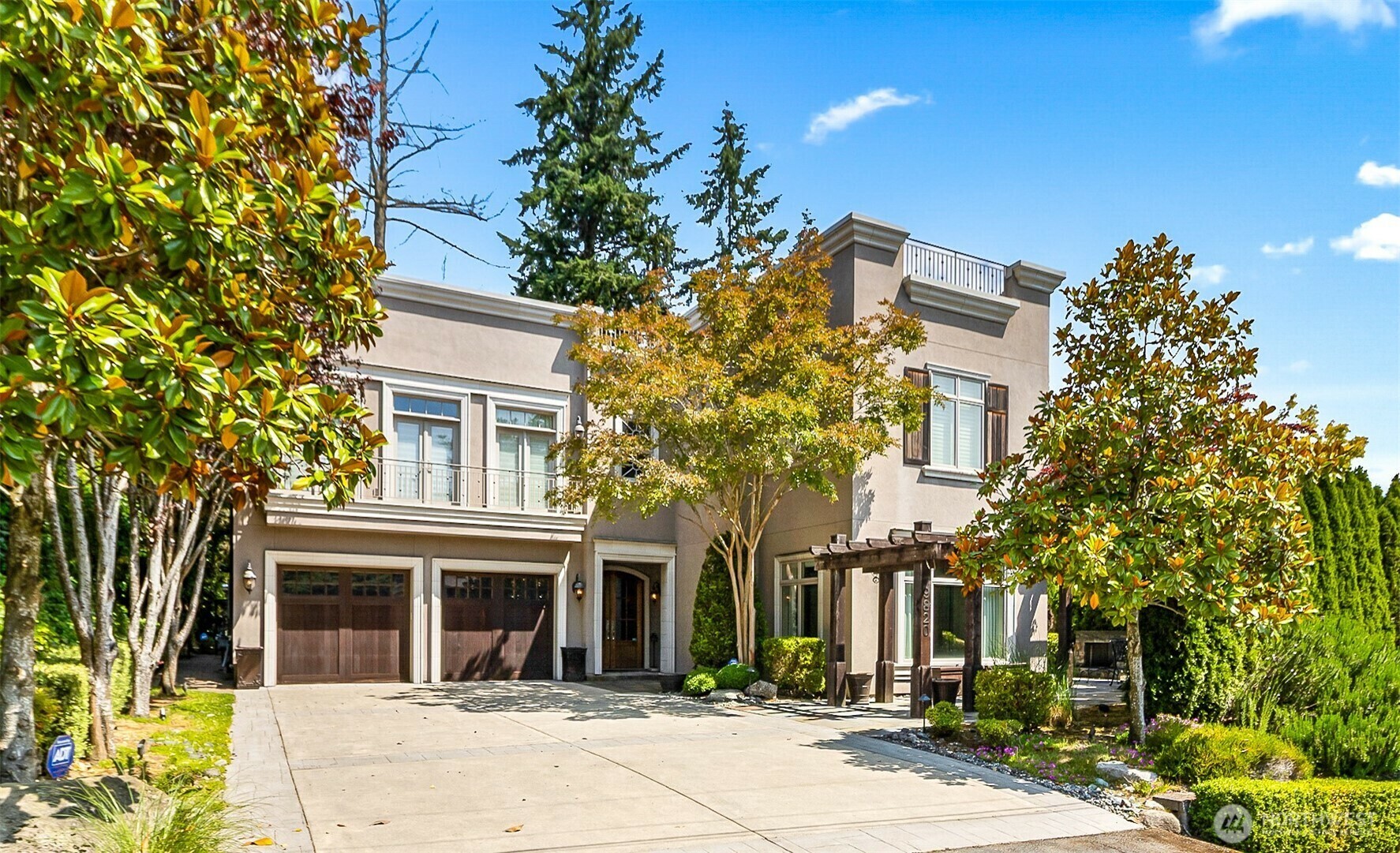 9820 NE 16th Street  Bellevue WA 98004 photo