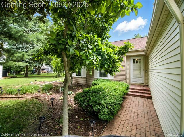 Property Photo: 5728 Coach House Court MI 48327