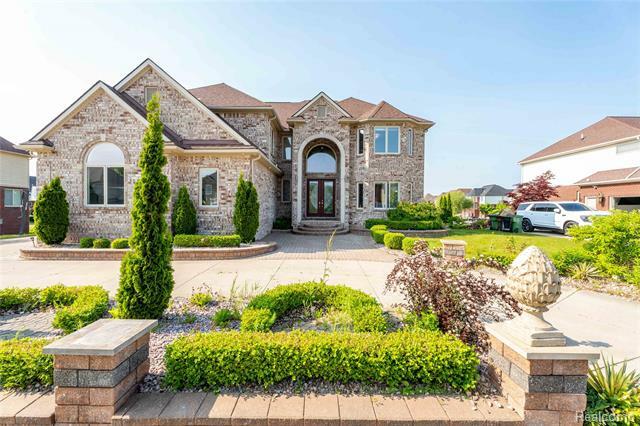 Property Photo: 4303 S Lake Lane MI 48316