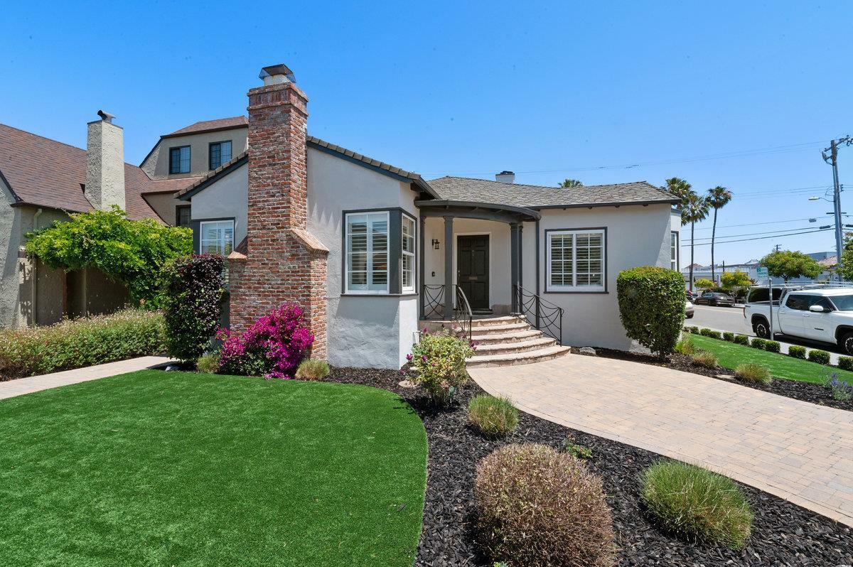 Property Photo: 400 Magnolia Avenue CA 94030