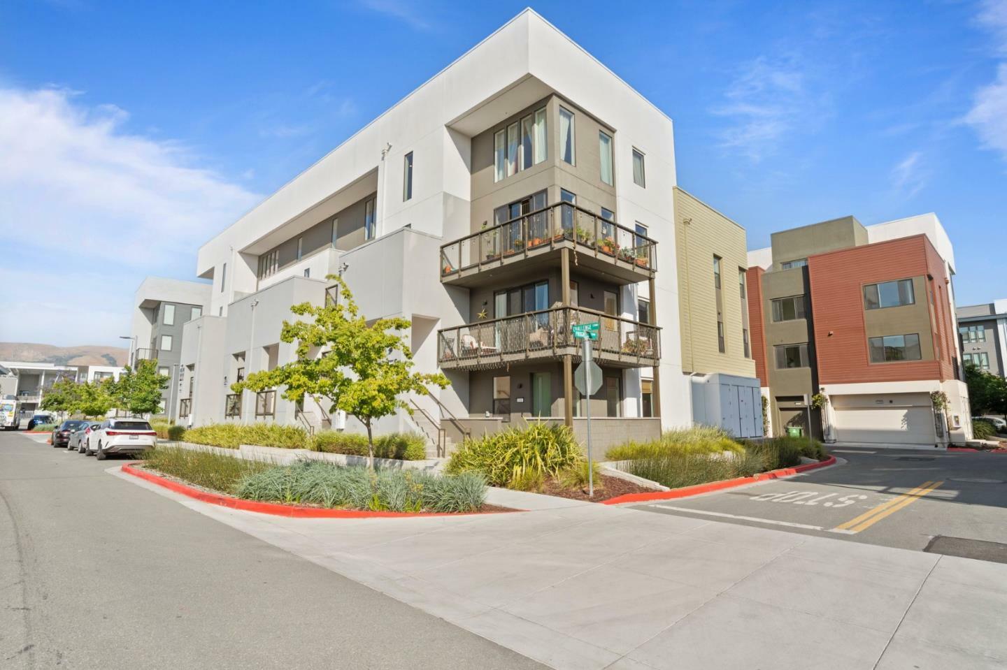 Property Photo: 45139 Challenge Common 1001 CA 94538