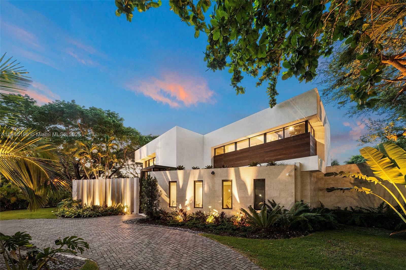 Property Photo: 4041 S Le Jeune Rd FL 33146