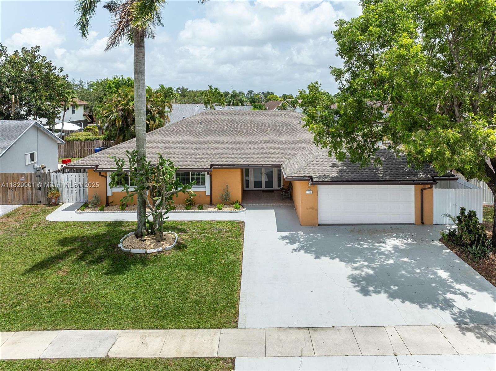 Property Photo: 721 SW 96th Ave FL 33025