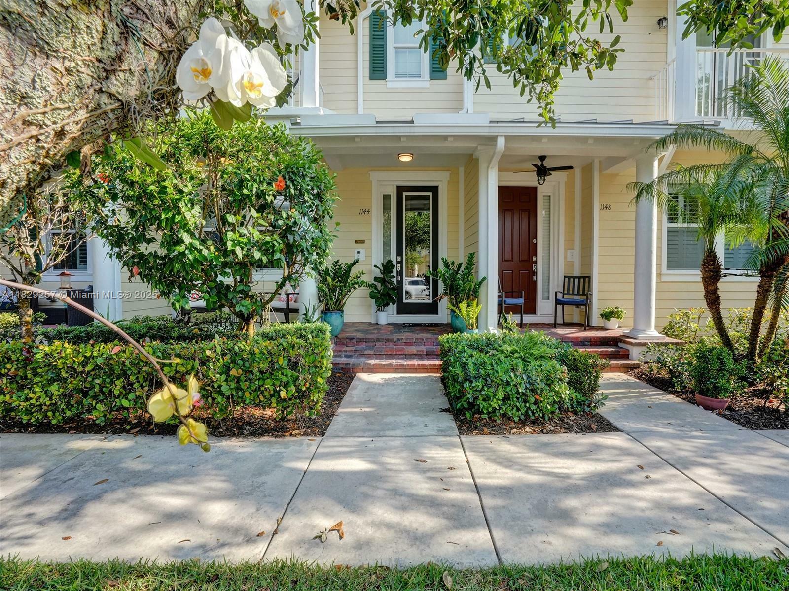 Property Photo: 1144 S Community Dr FL 33458