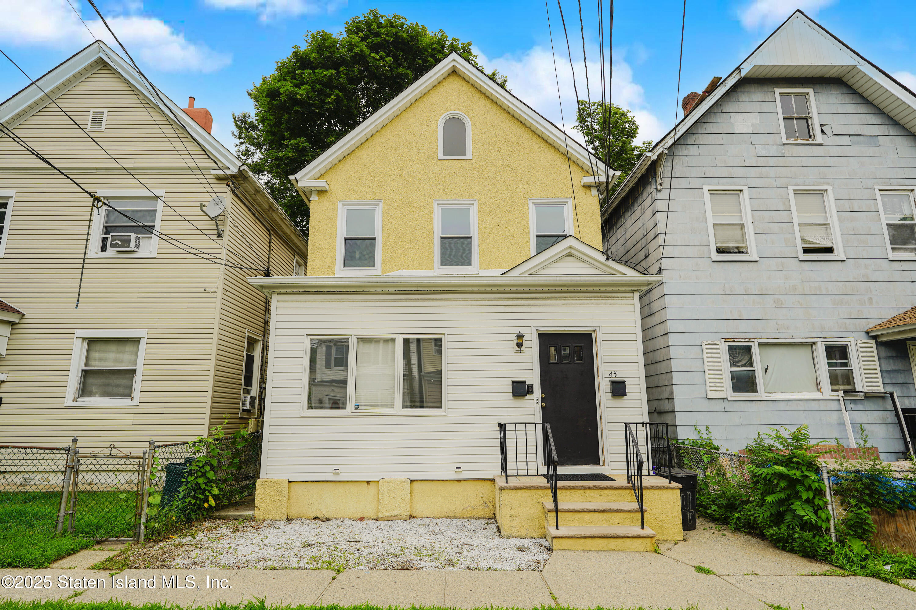 Property Photo:  45 Hamilton Street  NY 10304 