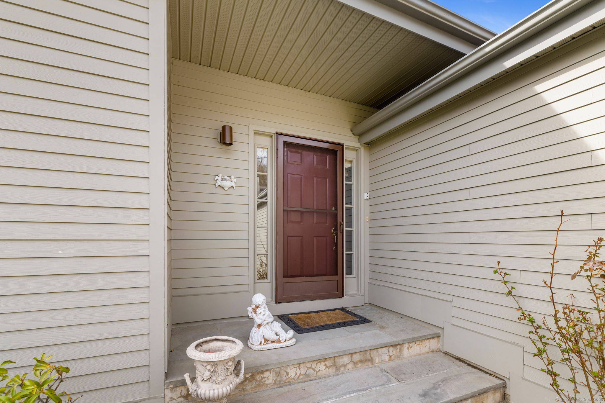 Property Photo: 16 Thistle Hollow 16 CT 06001