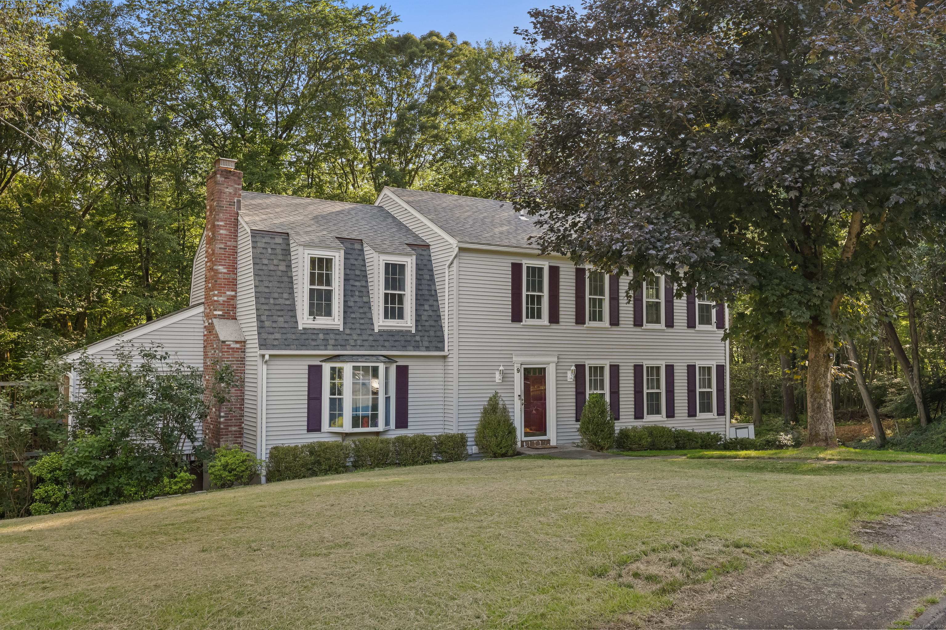 Property Photo: 9 Allen Court CT 06851