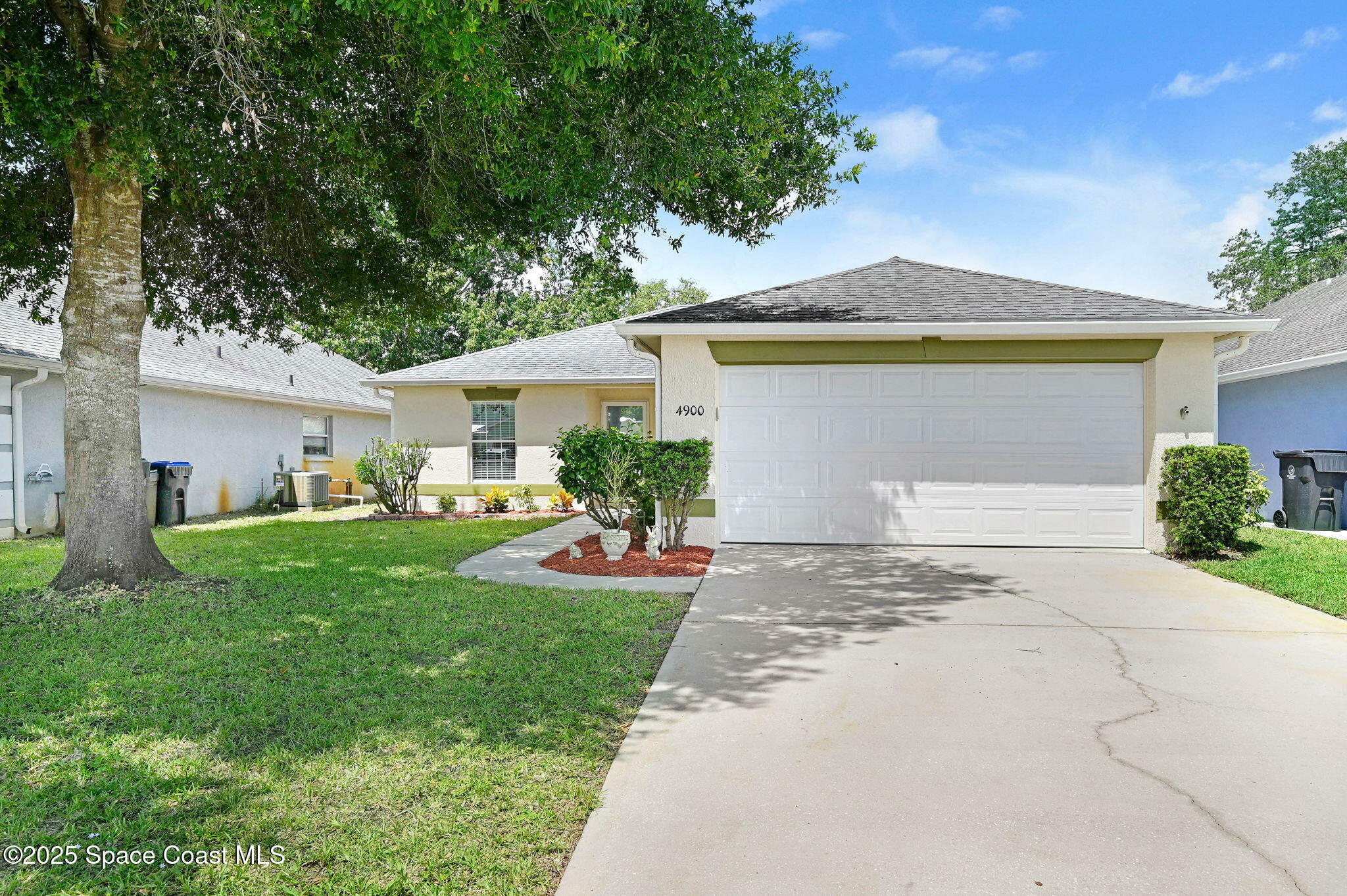 Property Photo: 4900 Saint George'S Avenue FL 32780